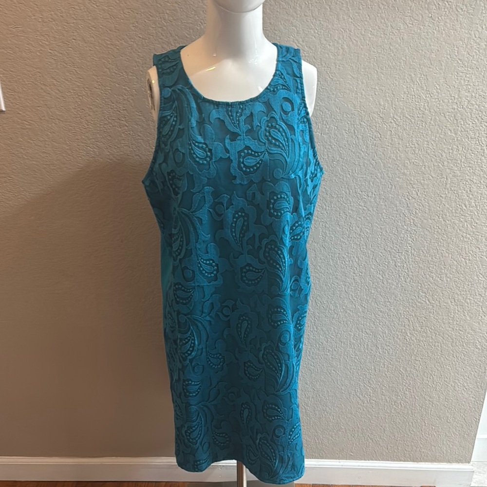 Emmelee Teal Sleeveless Dress with lace Pattern size large